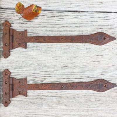 Rustikale Torbänder geschmiedet - Antike Eisenbeschläge Truhenband Schmiedeeisen