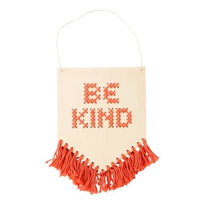 Kit tavola da ricamo Be Kind con nappe