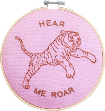 Kit de cercle à broder Hear Me Roar 1