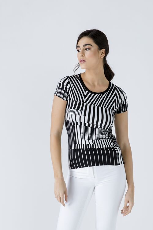 Short Sleeve Black and White Top