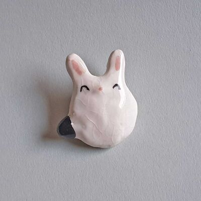 Broche de conejo blanco