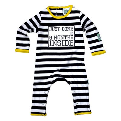 Yellow Just Done 9 Months Inside® New Born Baby Grow- Regalo de Baby Shower - Traje de regreso a casa por Lazy Baby®