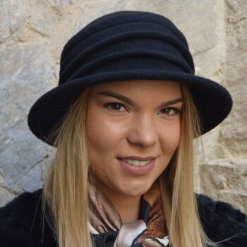 Chapeaux pour Femme - Kassandra Chapeau en Laine Noir avec Bord Style Vintage 4