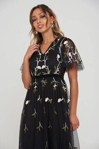 Robe longue brodée de fleurs Dahlia 2