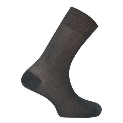 Kurze 2x2 gerippte Socken aus schottischem Garn