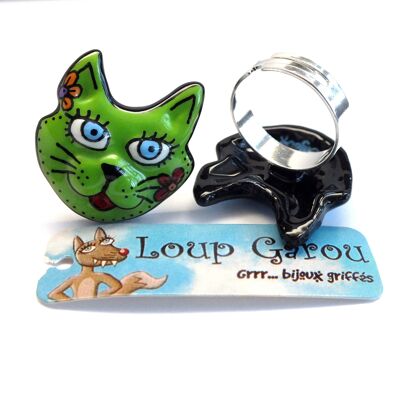 Green cat's head ring