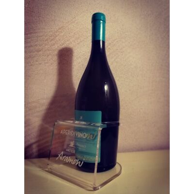 Artese bottle holder for wines for restaurant counters and tables.
