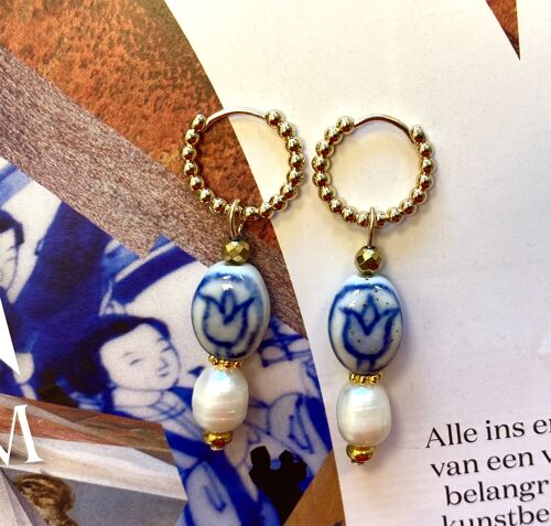 Earrings with ceramic bead Delfts Blue and pearl