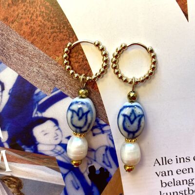 Earrings with ceramic bead Delfts Blue and pearl