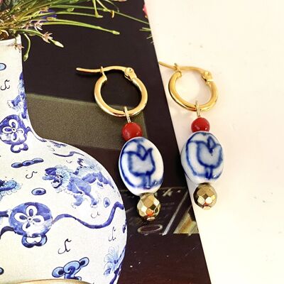 Earrings with ceramic bead Delfts Blue tulip