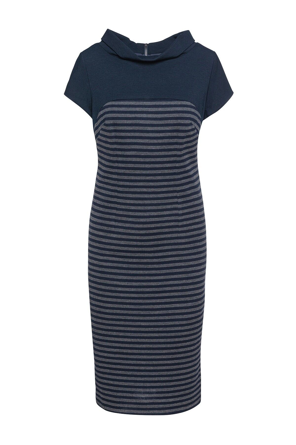 Robe mi-longue ajustée