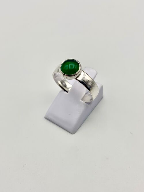 Silver ring with a 8mm Green Agate
