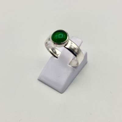 Anillo de plata con ágata verde de 8mm