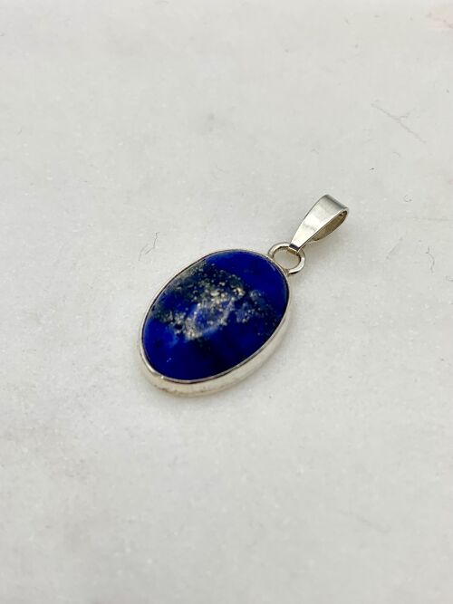 Silver pendant with a 13x18mm Lapis