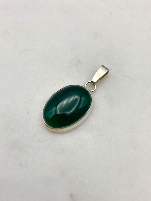 Silver pendant with a 13x18mm Green Agate
