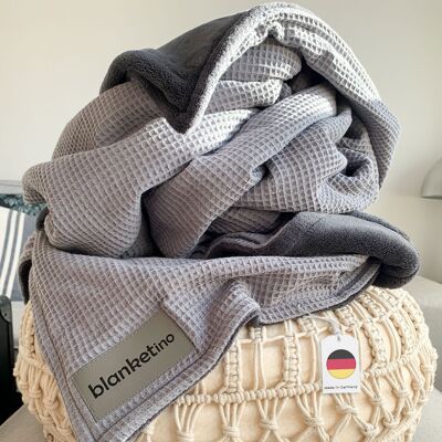 Coperta “Perfect” grigio chiaro/grigio acciaio - 145 x 210 cm