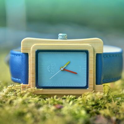 Montre en bambou avec cadran bleu corail/bracelet en cuir par Treeless Products