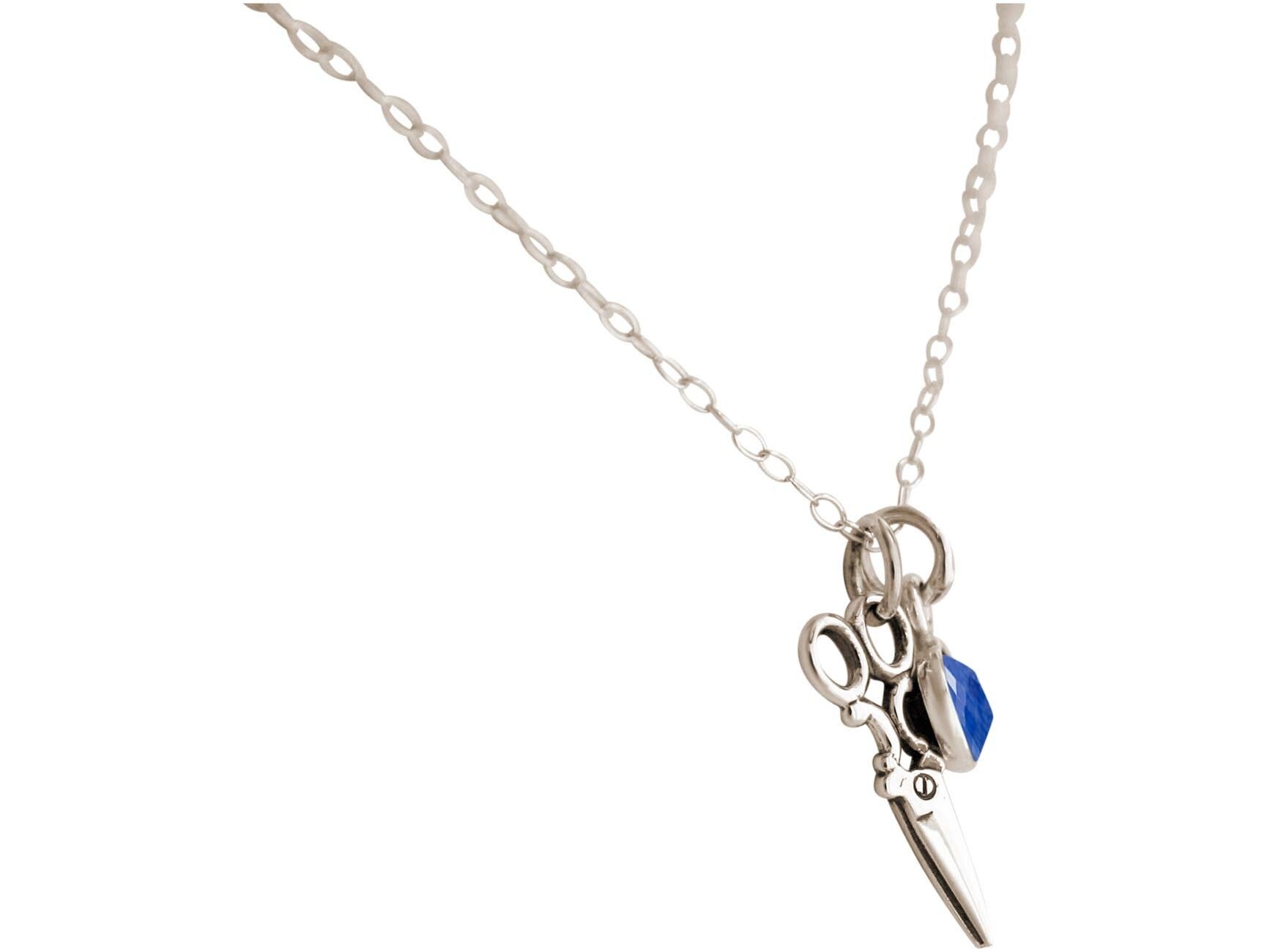Collana Gemshine in argento 925 con forbici e zaffiro blu