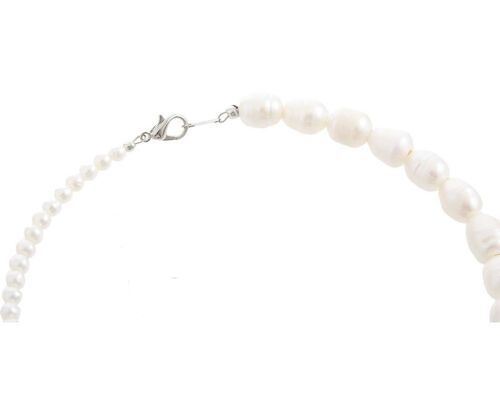 Gemshine Halskette mit weißen Zuchtperlen im Größenverlauf