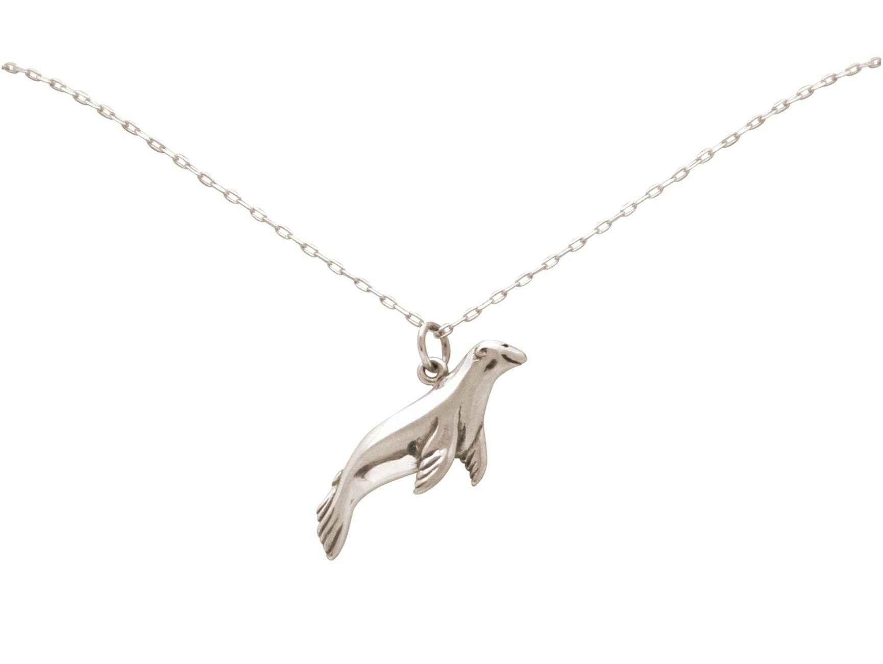 Sea clearance lion necklace