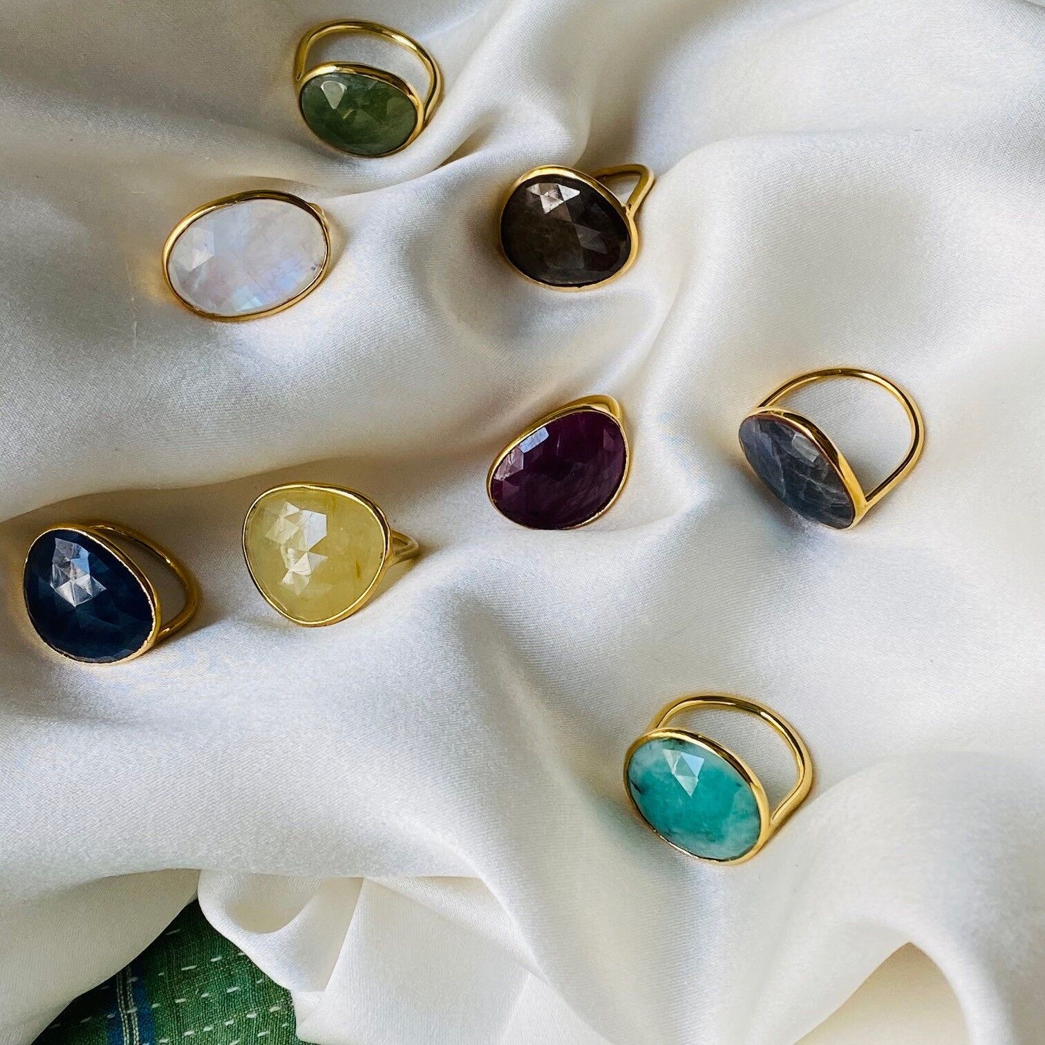 ANELLO SITA, pietra fine incastonata in oro placcato (BAGHO4)