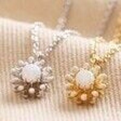 Halskette mit Blumenanhänger aus Opal und Emaille in Gold