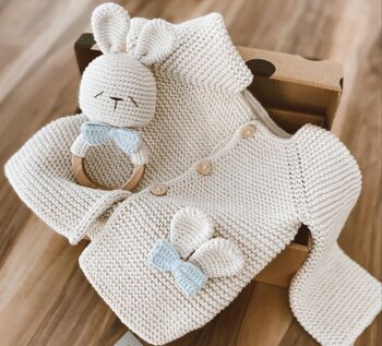 Cardigan pour bébé tricoté à la main en coton biologique, super doux, lapin 3