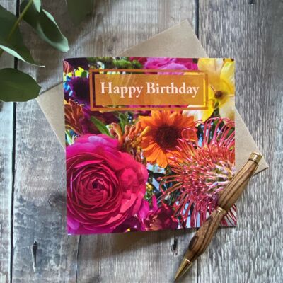 Tarjeta floral del feliz cumpleaños