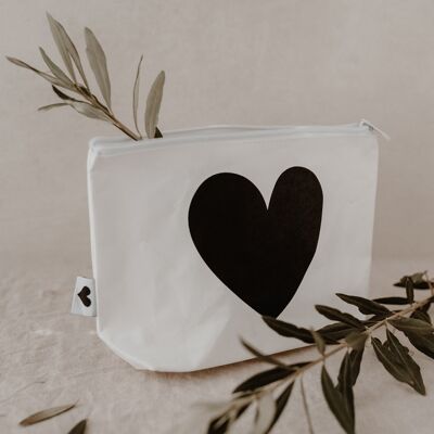 Cosmetic bag white heart (PU = 6 pieces)