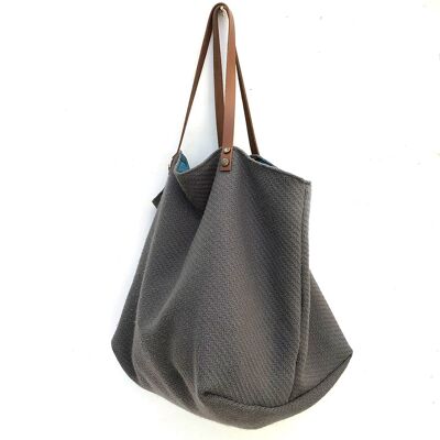 Gray wool tote bag with duck interior