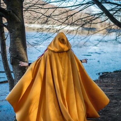 Cape jaune laine vegan druide longue cape de sorcière automne hiver
