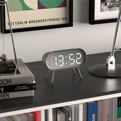 Digitaler Wecker – Futuristisches Design – LED – Wetter – Grau – Cyborg – Newgate