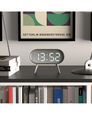 Réveil numérique - Design futuriste - LED - Météo - Gris - Cyborg - Newgate 2
