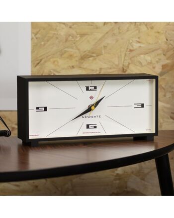 Horloger à poser - Classique & Moderne - Noir mat et Crème - Thunderbird - Newgate 3
