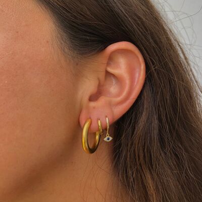 Simple golden hoops earrings