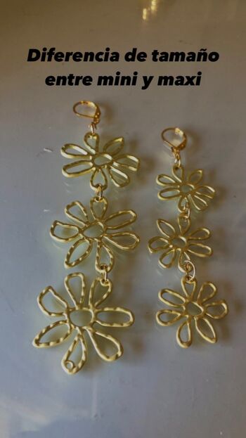 Boucles d'oreilles mini fleur triple 3