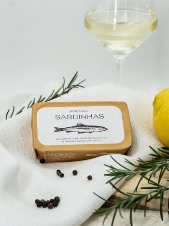 Feinkost Machado - sardines au citron, romarin et poivre noir à l'huile d'olive 5