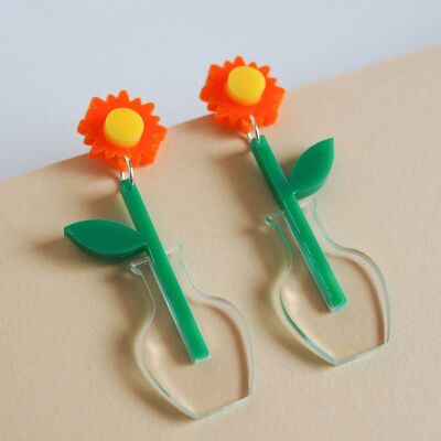 Acrylic daisy dangle earrings