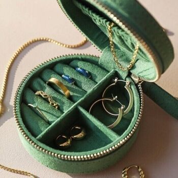 Boîte à bijoux ronde brodée soleil et lune en vert 3