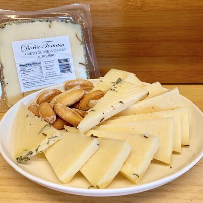 Quart de fromage affiné au romarin