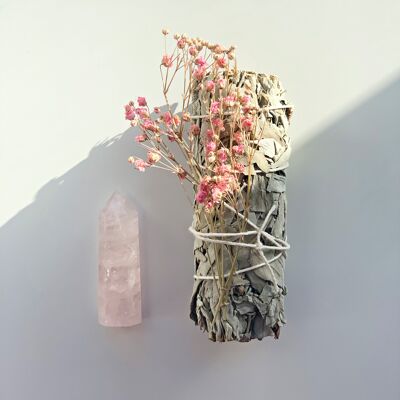 Kit de tache d'amour de soi - tache de sauge blanche avec tour de quartz rose et fleurs sauvages roses