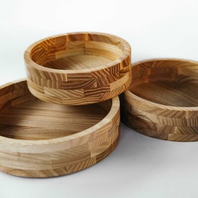 Campanule. Lot de 3 bols en bois de noyer, rounds.