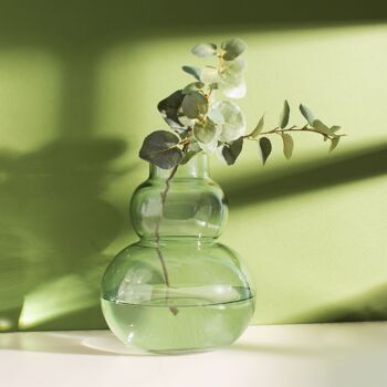 Vase galet en verre vert pâle 2