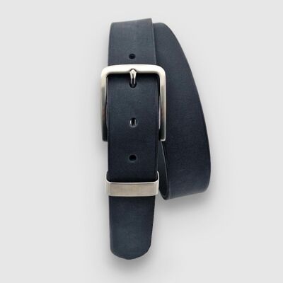 Cinturón de cuero negro resistente