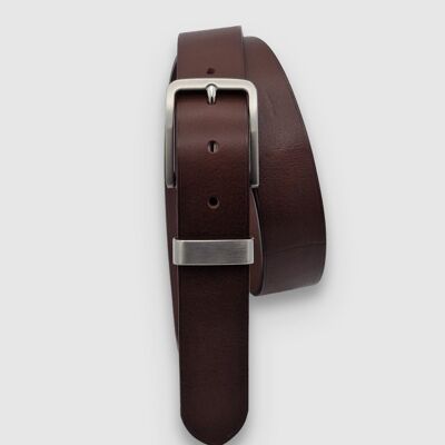 Cinturón de cuero marrón resistente