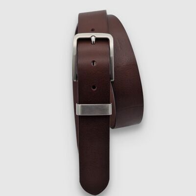 Cinturón de cuero marrón resistente