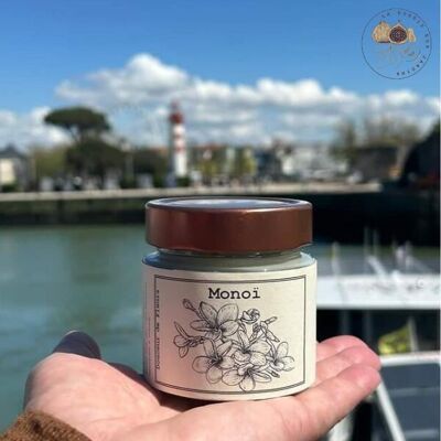 180gr MONOÏ candle with soy and rapeseed waxes