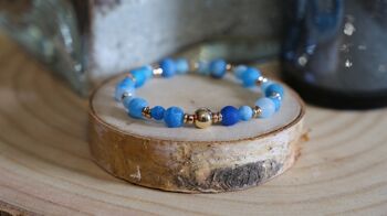 Bracelet en pierre d'Agate bleu outremer et en Hématite dorée 1