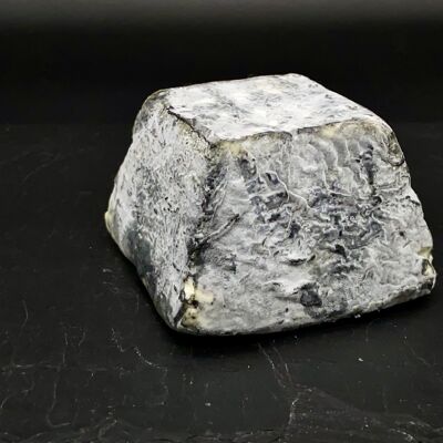 Piramide di cenere di vacca organica