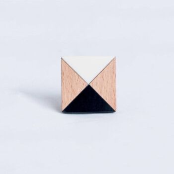 Bouton Carré Bois/Blanc/Triangles Noirs- par Bombay Duck 1